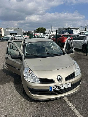 Renault Clio CLIO III (2) 1.5 DCI 70 CV