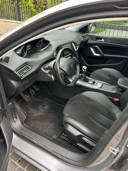 Peugeot 308 II 1.2 E-THP 130 FELINE