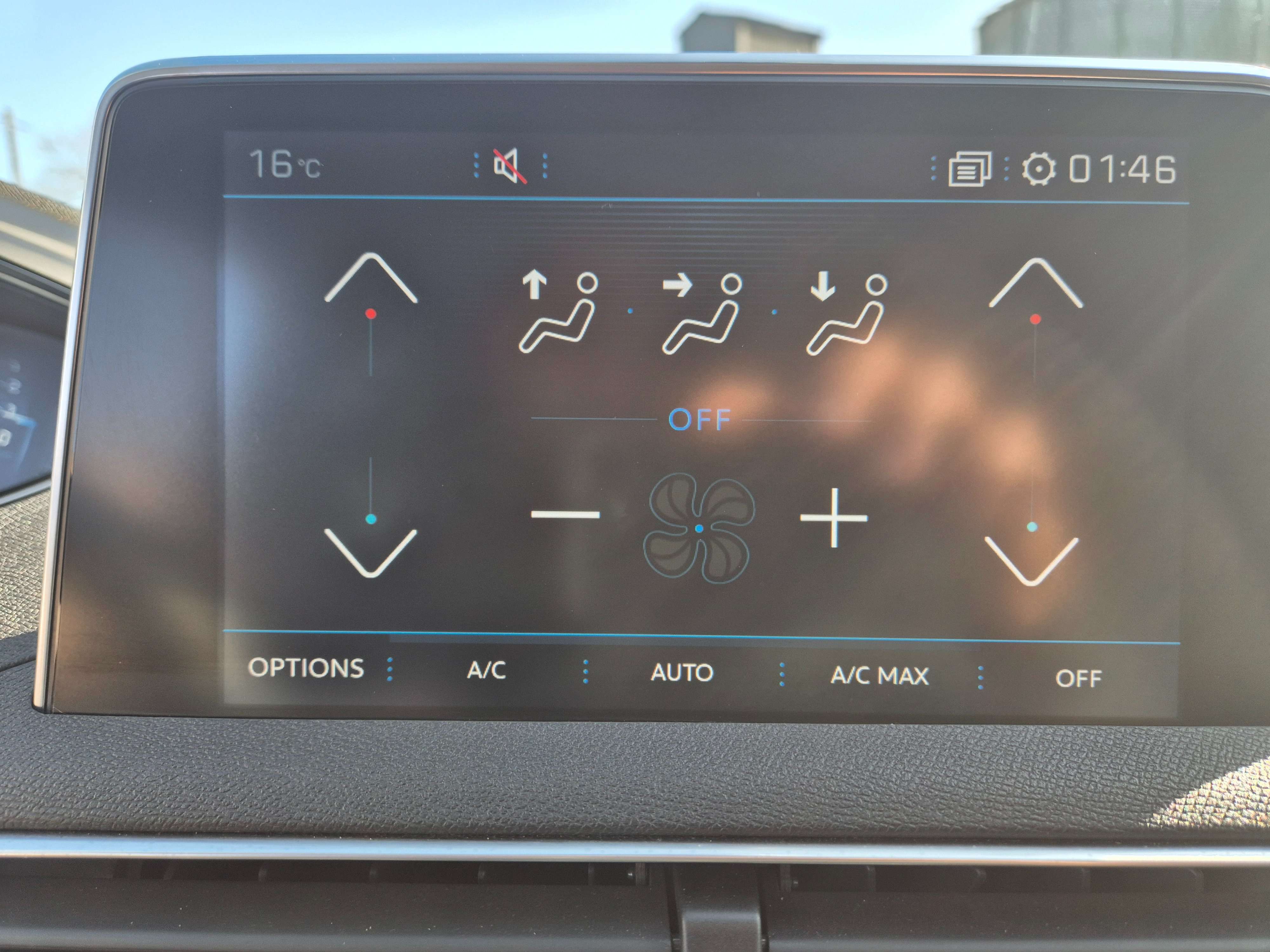 Peugeot 3008 1.2  Access // FULL CARNET/CARPLAY/CAMERA/GARANTIE