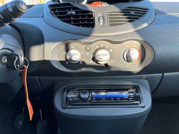Renault Twingo II (2) 1.2 LEV 75 AUTHENTIQUE ECO2