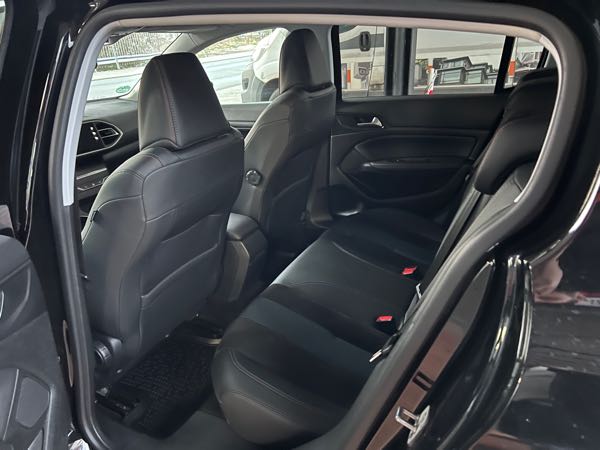 Peugeot 308 II (2) 1.5 BLUEHDI 130 S&amp;S 7CV TECH EDITION EAT8