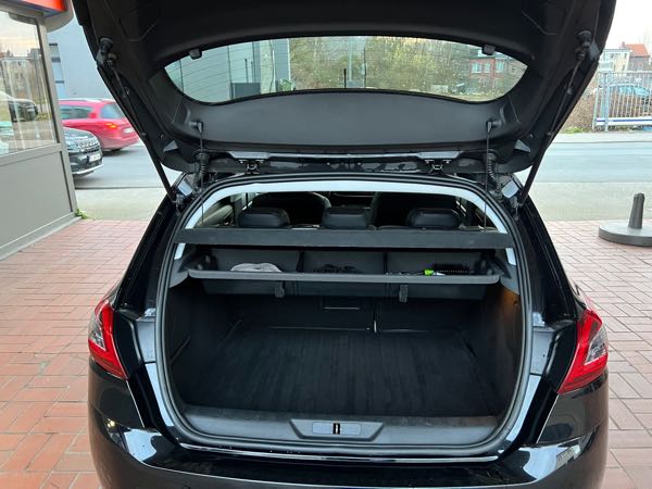 Peugeot 308 II (2) 1.5 BLUEHDI 130 S&amp;S 7CV TECH EDITION EAT8