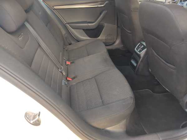 Skoda Octavia III (2) COMBI 2.0 TDI 184 4X4 RS DSG7