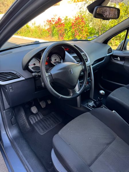 Peugeot 207 PEUGEOT 207 PREMIUM 1,6Hdi 90ch