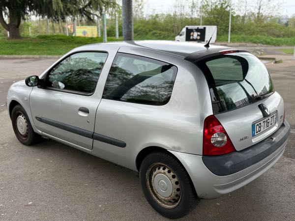 Renault Clio III 1.5 DCI 85 AUTHENTIQUE 3P
