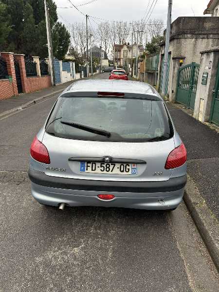 Peugeot 206 (2) 1.4 75 GENERATION 5P