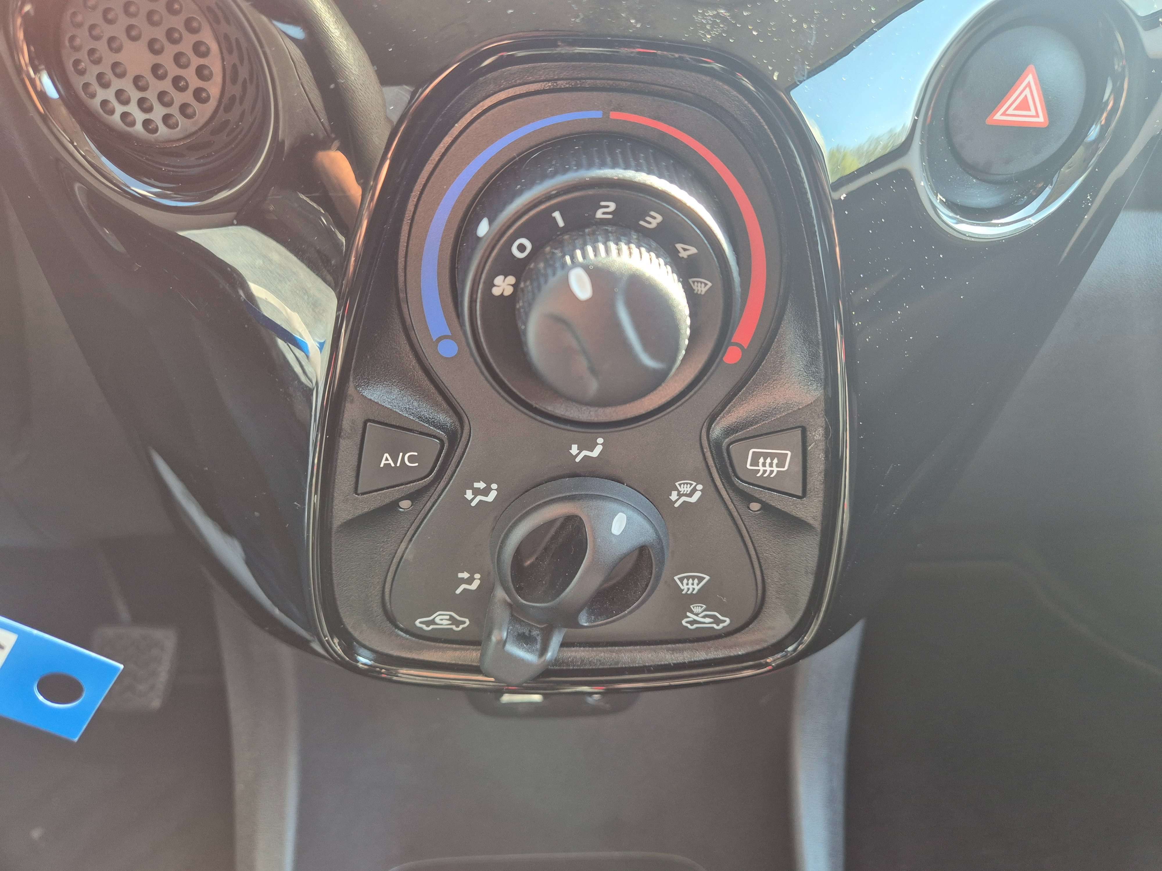 Citroen C1 1.0 VTi Feel // 73.000 KM//CARPLAY/USB/GARANTIE