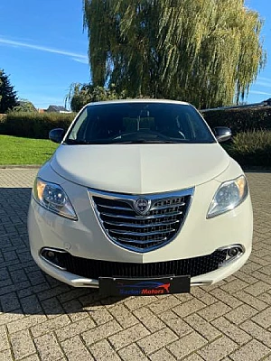 Lancia Ypsilon 12M garantie/Lanci Ypsilon/2011/118300/0.9TwinTurbo/€5/AC