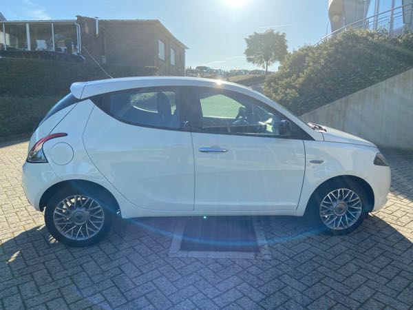 Lancia Ypsilon 12M garantie/Lanci Ypsilon/2011/118300/0.9TwinTurbo/€5/AC