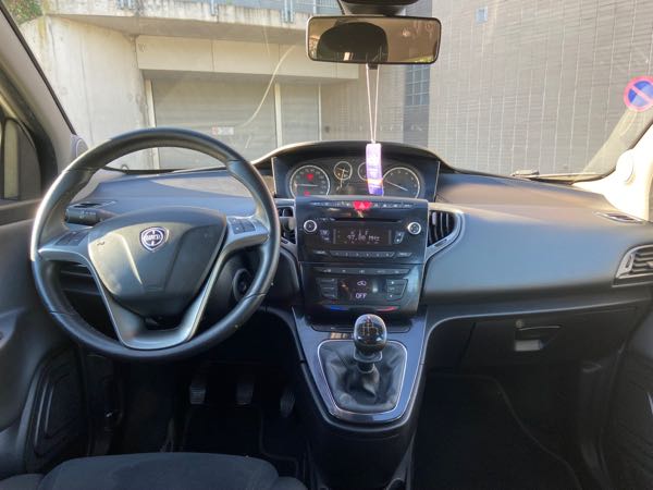 Lancia Ypsilon 12M garantie/Lanci Ypsilon/2011/118300/0.9TwinTurbo/€5/AC