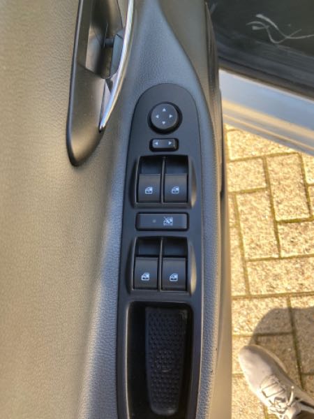 Lancia Ypsilon 12M garantie/Lanci Ypsilon/2011/118300/0.9TwinTurbo/€5/AC