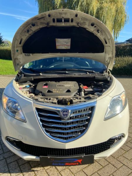Lancia Ypsilon 12M garantie/Lanci Ypsilon/2011/118300/0.9TwinTurbo/€5/AC