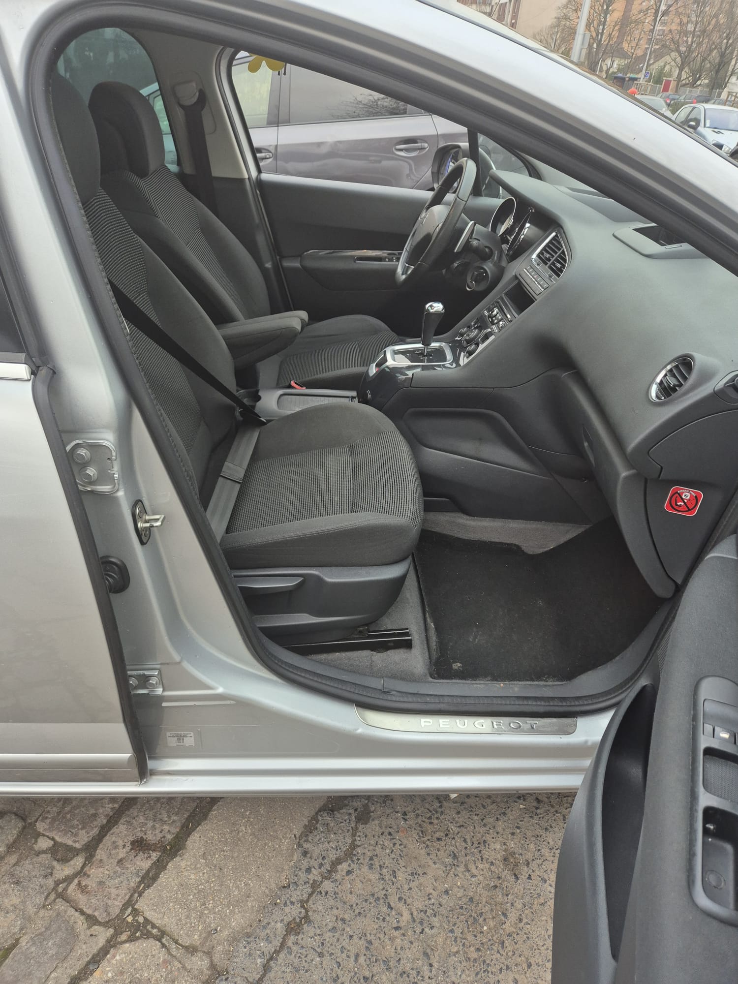Peugeot 5008 1.6 E-HDI 115 FAP ALLURE BMP6 7PL