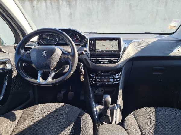 Peugeot 208 (2) 1.2 PURETECH 82 ALLURE 5P
