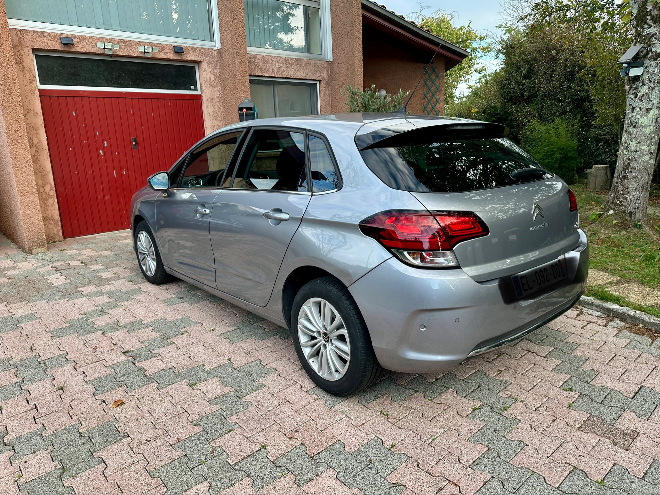 Citroen C4 II (2) 1.6 BLUEHDI 100 MILLENIUM BUSINESS