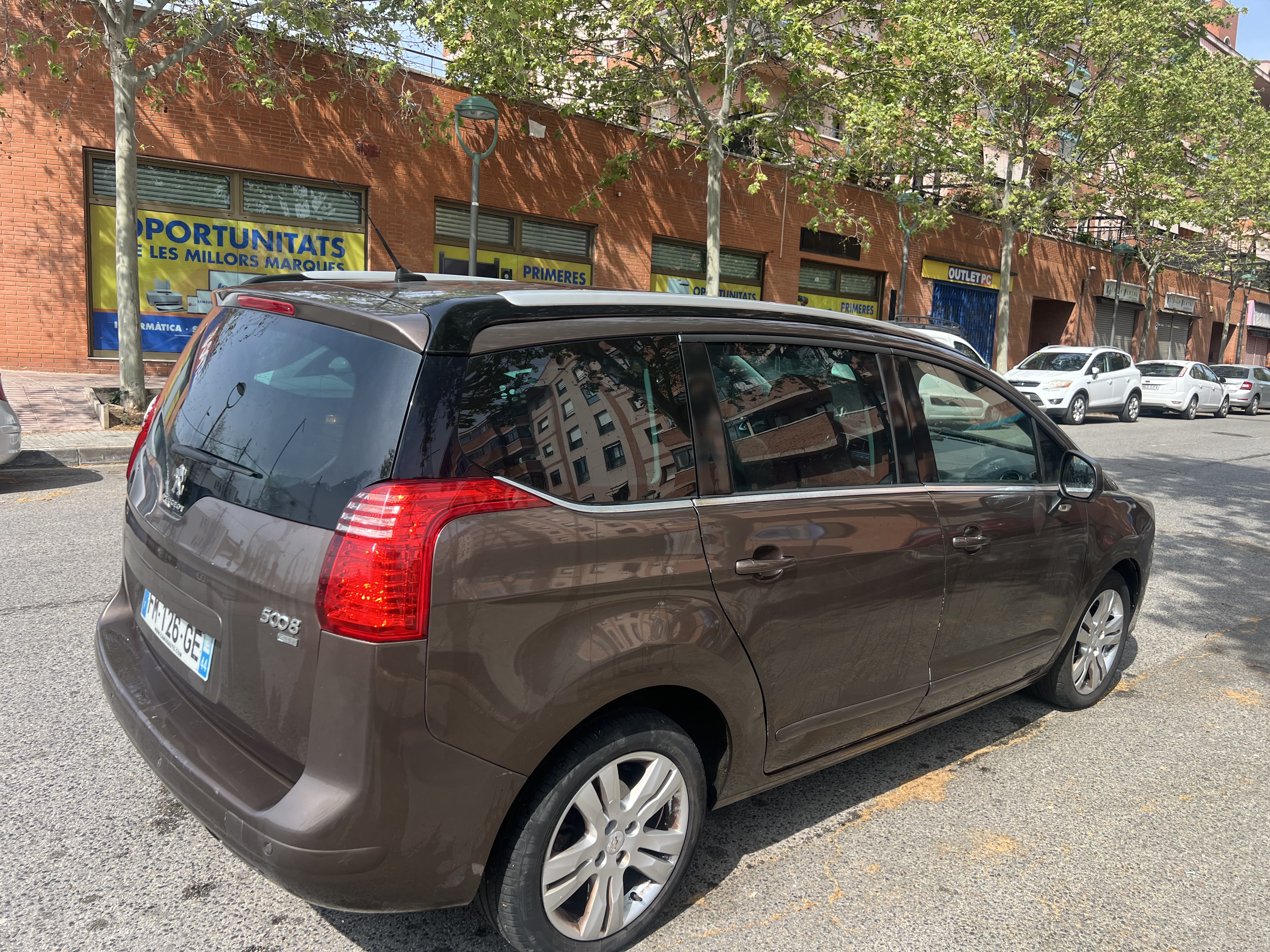 Peugeot 5008 1.6 E-HDI 115 FAP BUSINESS PACK ALU ETG6 7PL