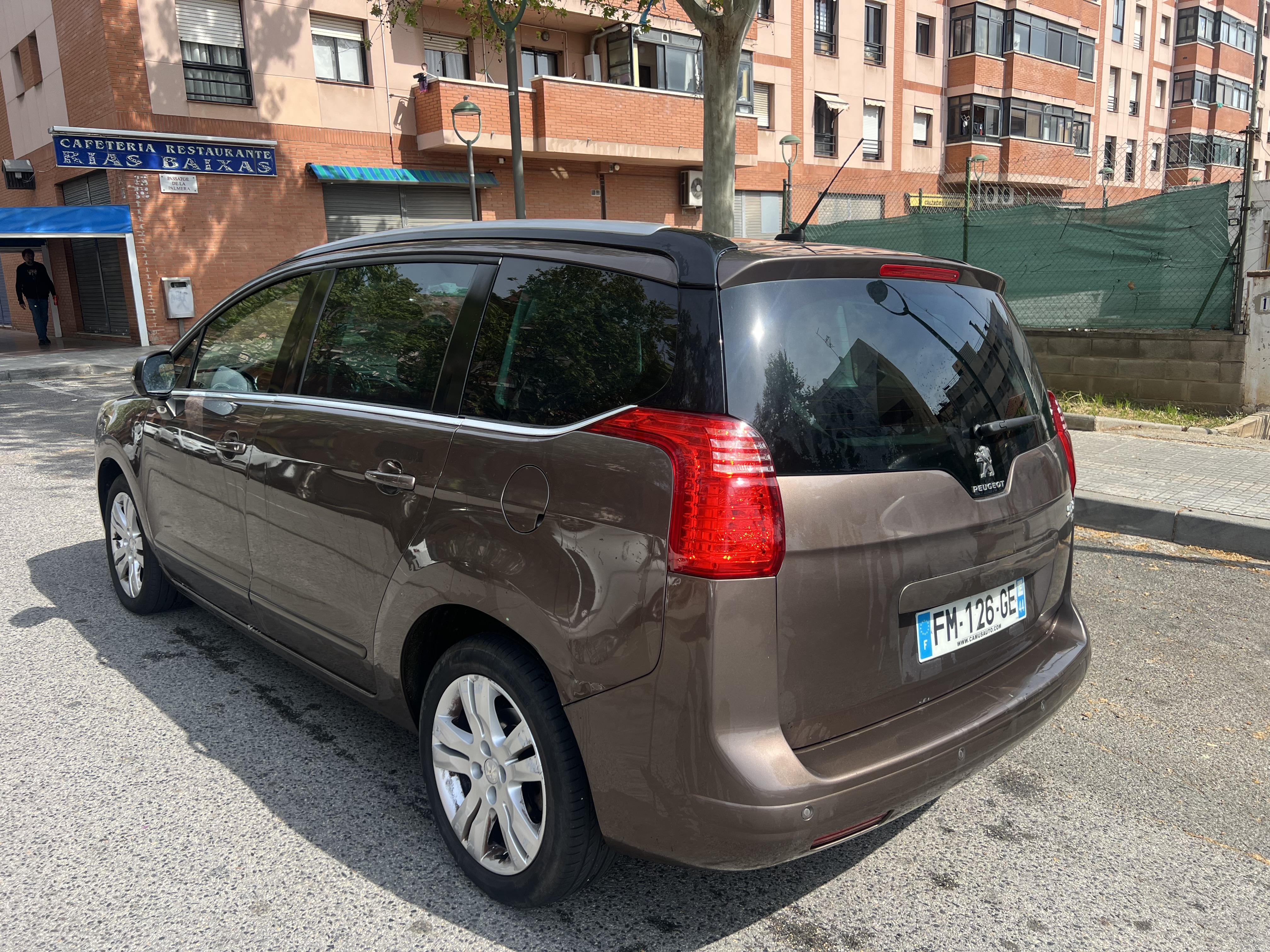 Peugeot 5008 1.6 E-HDI 115 FAP BUSINESS PACK ALU ETG6 7PL