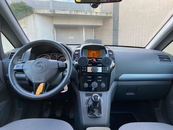 Opel Zafira Opel Zafira/2011/191000/1.6i/€5/DISTRIBUTIE OK