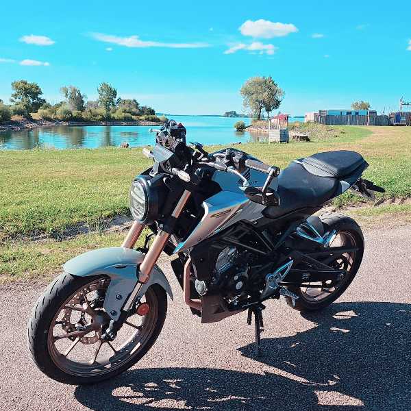 HONDA CB