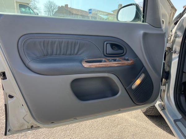 Renault Clio CLIO 2 1.6 INITIALE Paris (embrayage neuf, distribution neuf
