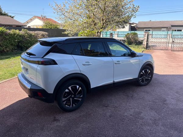 Peugeot 2008 II 1.5 BLUEHDI 130 S&amp;S GT LINE EAT8