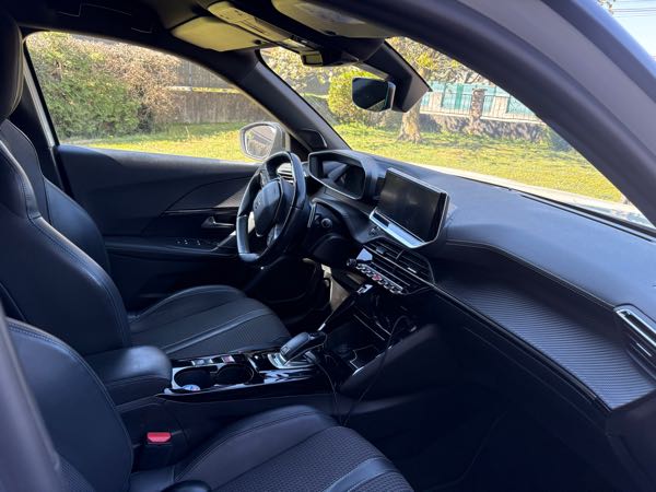 Peugeot 2008 II 1.5 BLUEHDI 130 S&amp;S GT LINE EAT8