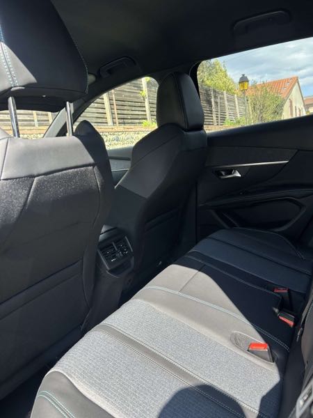 Peugeot 3008 Peugeot 3008 HYBRID 225CH E-EAT8