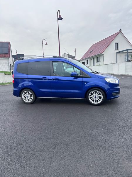Ford Tourneo Courier 1.5 TD 95 SPORT