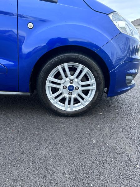 Ford Tourneo Courier 1.5 TD 95 SPORT