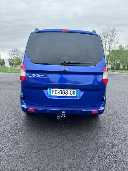 Ford Tourneo Courier 1.5 TD 95 SPORT