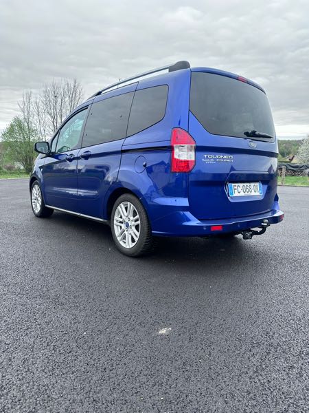 Ford Tourneo Courier 1.5 TD 95 SPORT