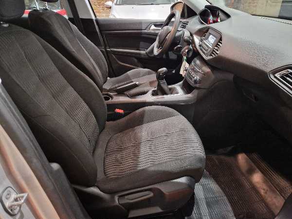 Peugeot 308 II 1.2 PURETECH 82 ACCESS