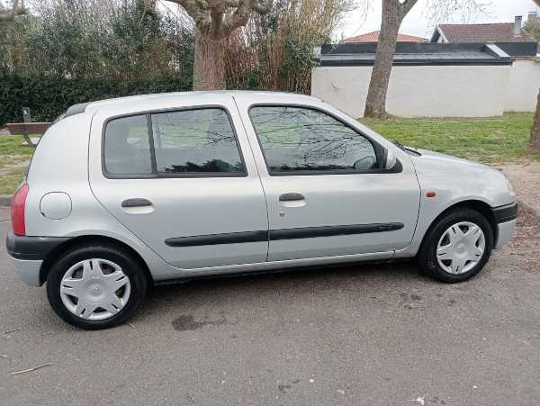 Renault Clio II (2) 1.2 16S EXTREME 5P
