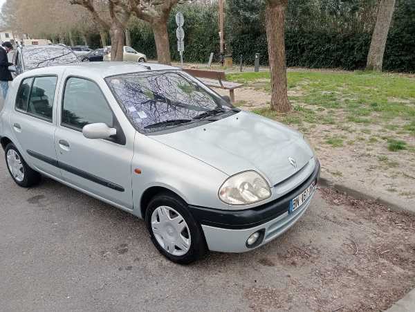 Renault Clio II (2) 1.2 16S EXTREME 5P