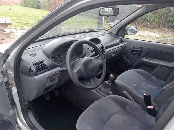 Renault Clio II (2) 1.2 16S EXTREME 5P