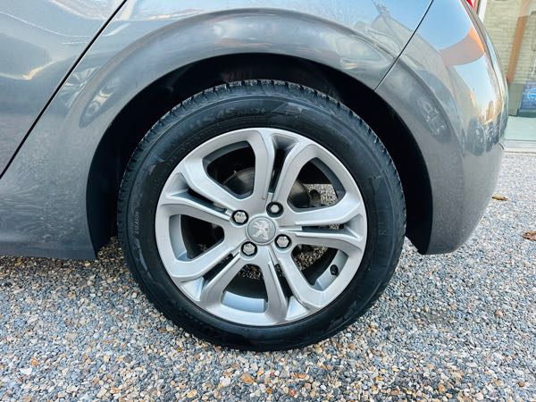 Peugeot 208 1.6 VTI 120 ALLURE 3P