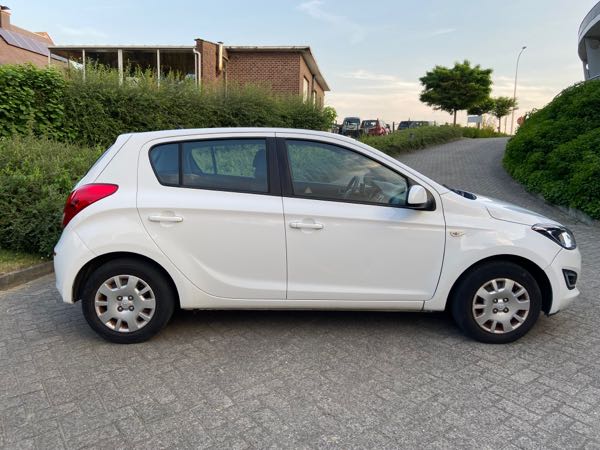Hyundai I20 12M garantie/1steHands/Hyundai i20/2014/68000/1.2i/€5b/GPS