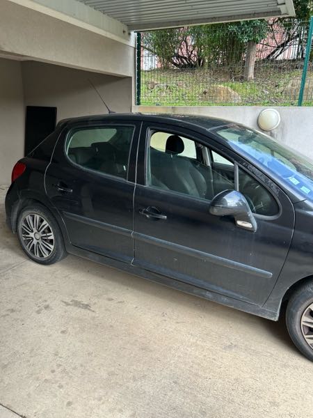 Peugeot 207 1.6 HDI 90 STYLE 5P