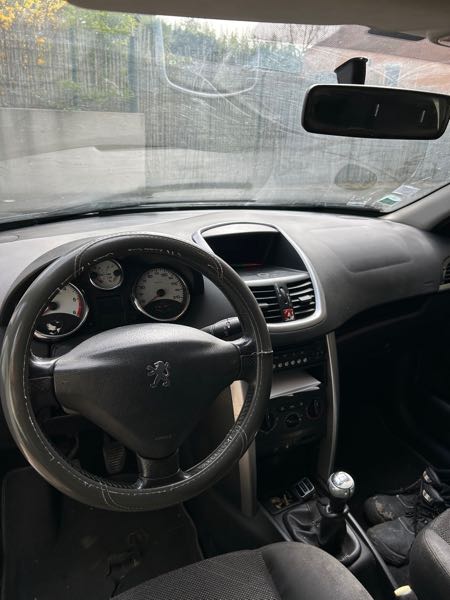Peugeot 207 1.6 HDI 90 STYLE 5P