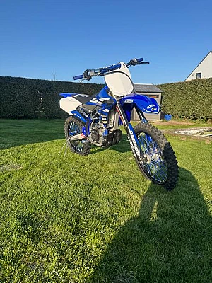 YAMAHA YZF