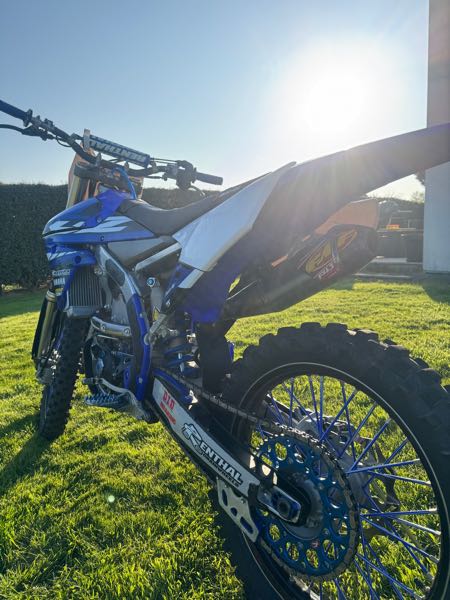 YAMAHA YZF