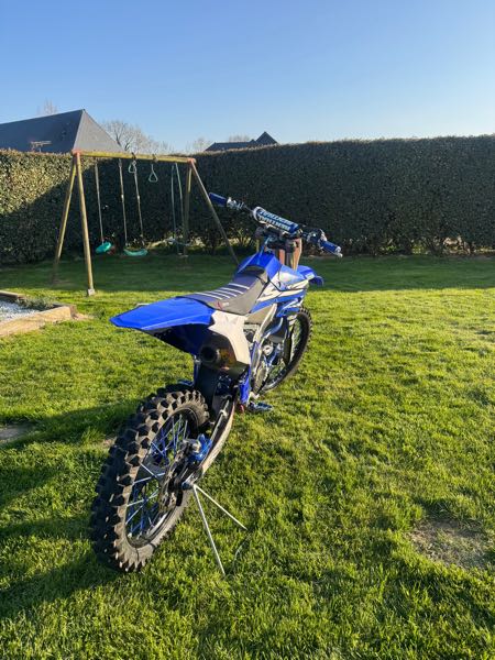 YAMAHA YZF