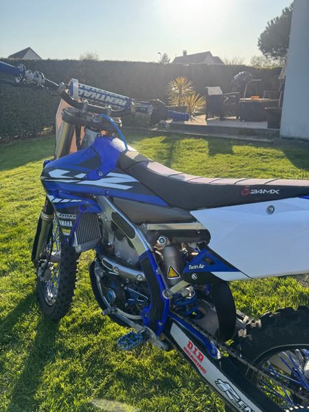 YAMAHA YZF