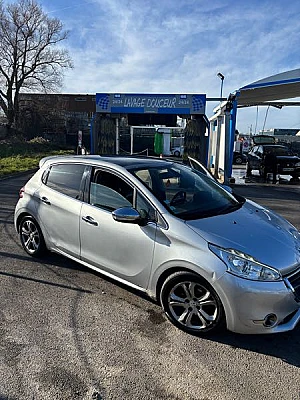 Peugeot 208 1.6 E-HDI FAP 115 FELINE 5P