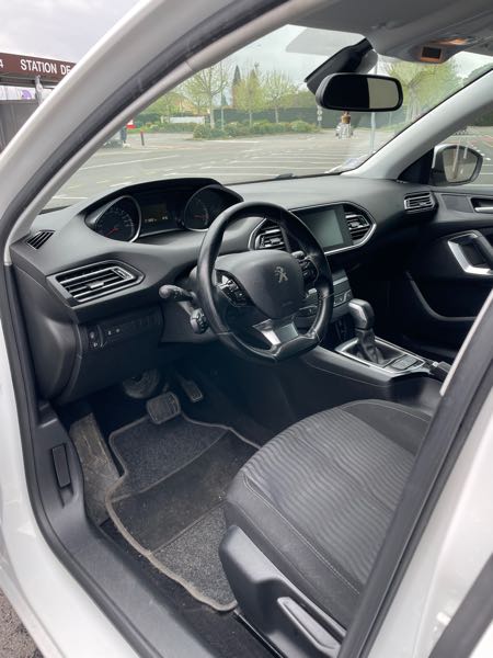 Peugeot 308 II 1.6 BLUEHDI 120 BUSINESS EAT6