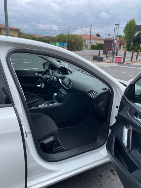 Peugeot 308 II 1.6 BLUEHDI 120 BUSINESS EAT6