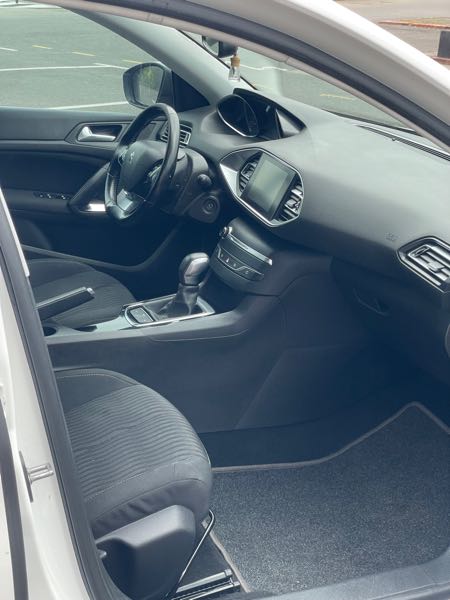 Peugeot 308 II 1.6 BLUEHDI 120 BUSINESS EAT6