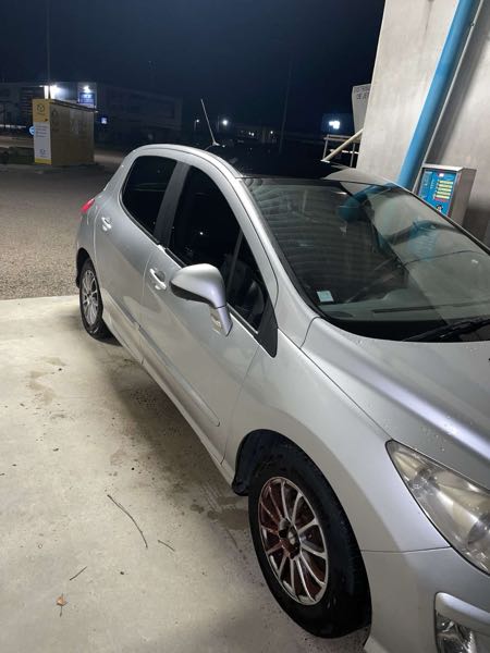 Peugeot 308 1.6 HDI 90 PREMIUM PACK