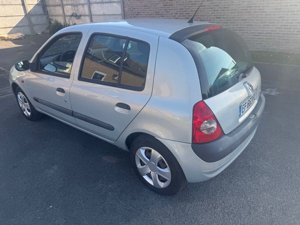 Renault Clio II (2) 1.2 16S CONFORT AUTHENTIQUE 5P