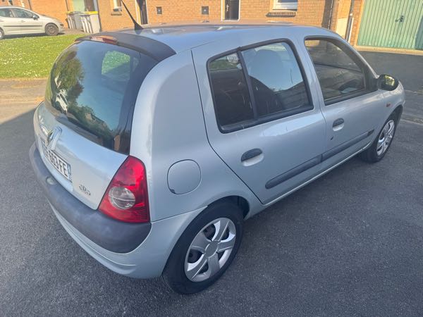 Renault Clio II (2) 1.2 16S CONFORT AUTHENTIQUE 5P